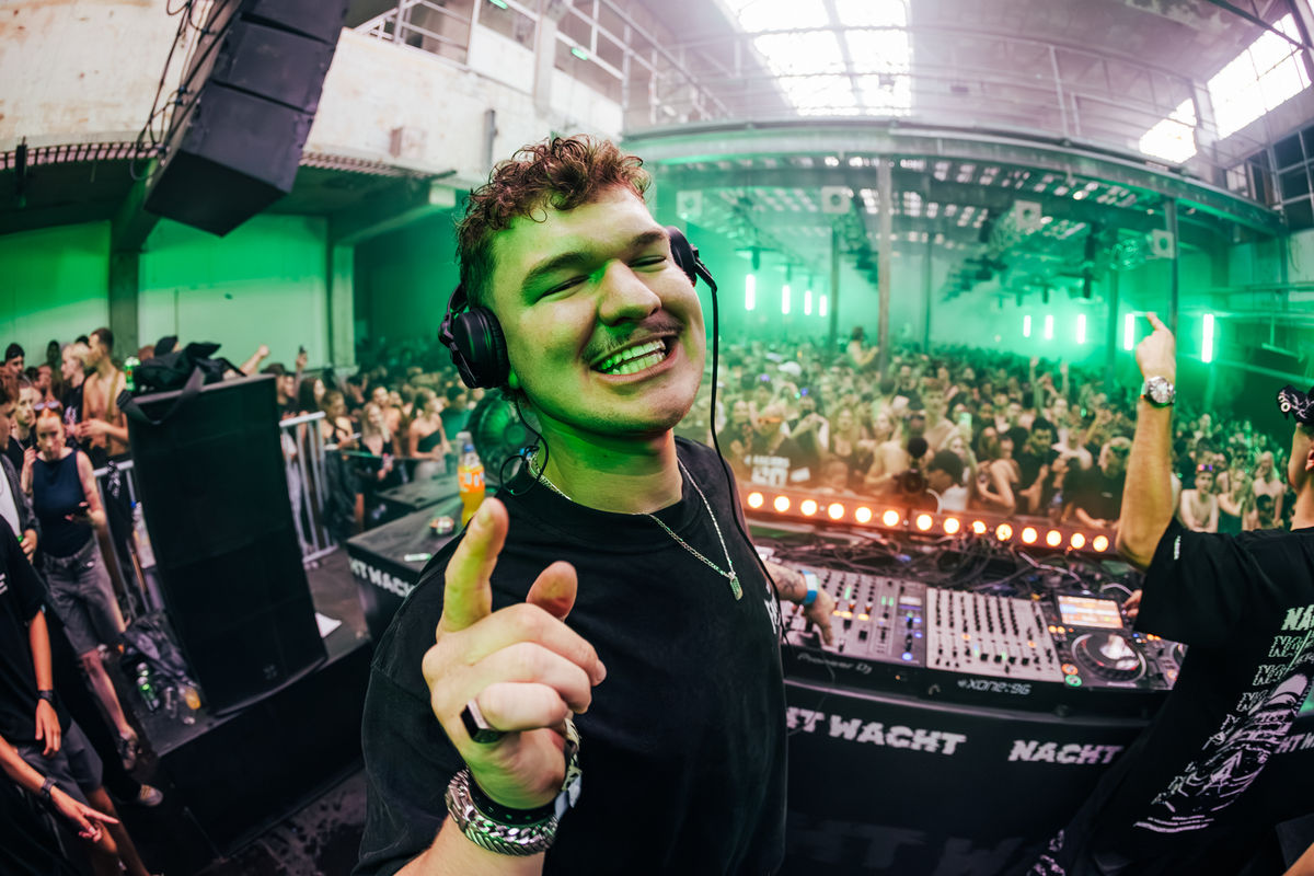 Loading... just a sec